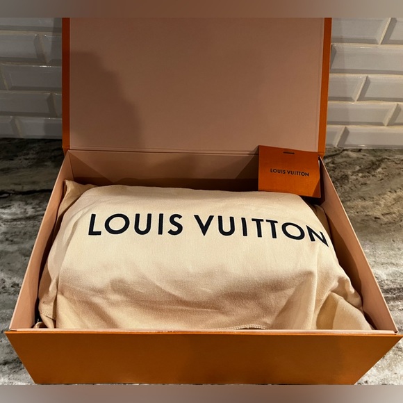 Louis Vuitton City Keepall in Monogram Eclipse canvas - Picture 8 of 10